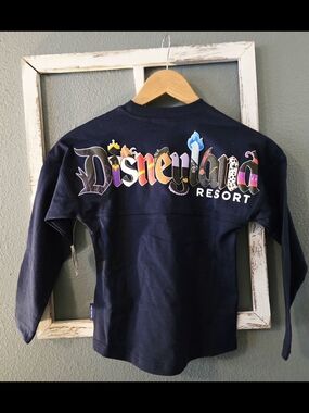 NWT Kids Disneyland Villains Glow-in-the-Dark Spirit Jersey - XS (4)